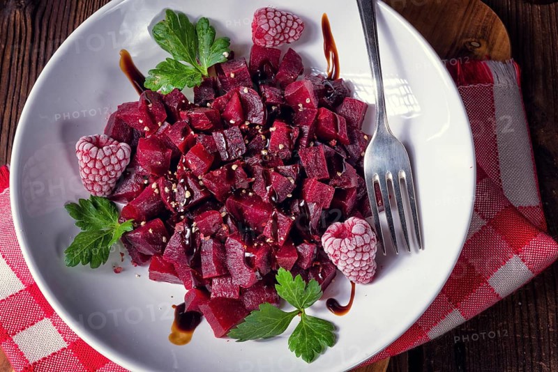 Beetroot salad with raspberries