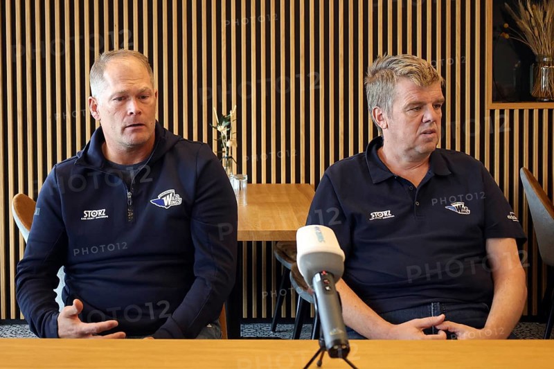 Head Coach Steve Walker (SERC Wild Wings) and Stefan Wagner (Managing Director Schwenninger Wild Wings) at the press conference SERC WildWings season opener 24-25, Villingen-Schwenningen, Germany / Germany