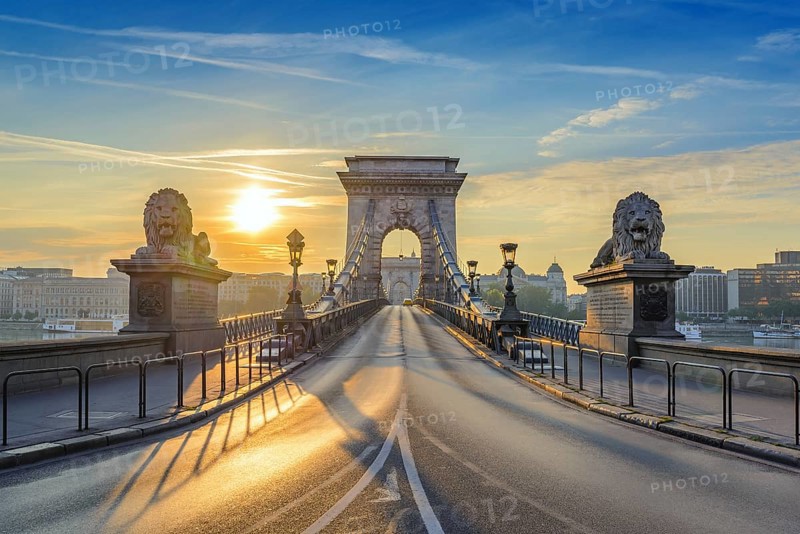 Chain Bridge when sunrise, Budapest, Hungary