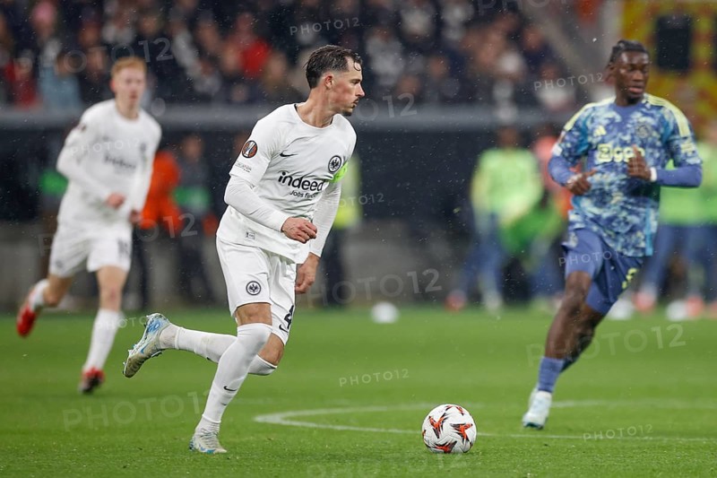 Football, Europa League, round of 16 second leg, 2024/2025, Eintracht Frankfurt vs. Ajax Amsterdam, 13/03/2025, Frankfurt Stadion, Frankfurt, Germany, Captain Robin KOCH (Eintracht Frankfurt, 04) on the ball