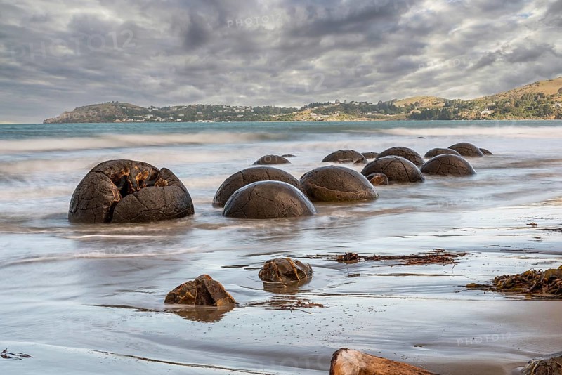 Scenic Moeraki Boulders at the east coast of New Zealands South Island