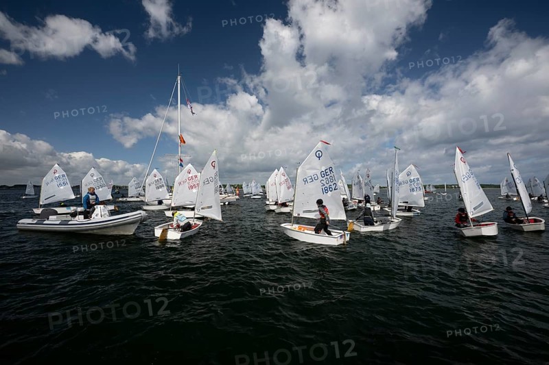 Andreas Dick, Olympic Centre - Schilksee, Kiel, Schleswig Holstein, Elly ECHTERNACH from NRV #GER1862, Juli JESCHONOWSKI on Keep on rocking! from NRV #GER1959, Golden Opti 2025 on 24.05.2025 at the Olympic Centre, Schilksee in Kiel Germany
