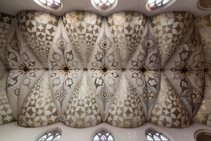 Neuss, Dreikönigenkirche (Church of the Three Kings), built 1909-1911 by Eduard Endler, altar and vaulted ceiling by Dominikus Böhm, vaults in the nave
