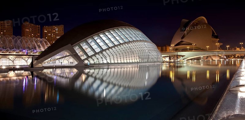 City of Arts and Sciences (cat./val. Ciutat de les Arts i de les Ciències), L'Hemisfèric cinema (el Hemisférico en castellano)