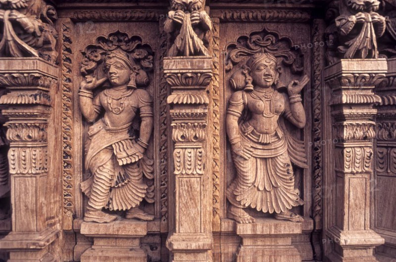 17th century wooden carvings depicting dancers in Meenakshi-Sundareswarar temple Chariot at Madurai, Tamil Nadu, South India, India, Asia