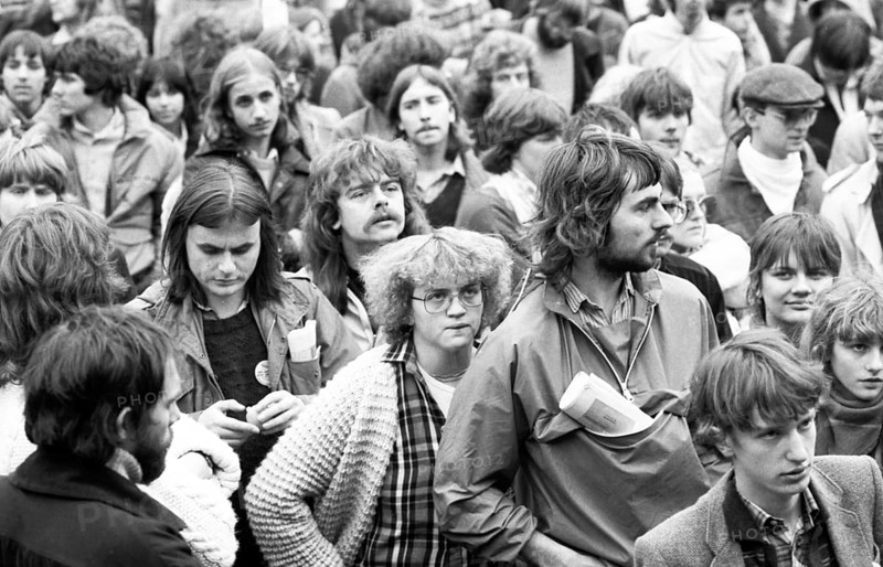 10, 000, called by the trade unions, demonstrated for a right to work and education on 22.11.1980 in Dortmund, Germany