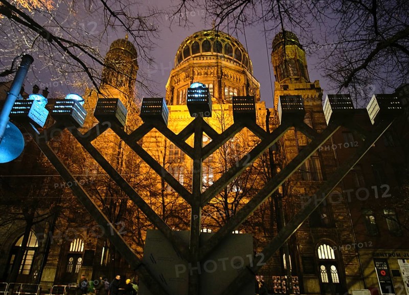 Germany, Berlin, 26.12.2024, Hanukkah candlestick in front of the New Synagogue, Oranienburger Straße