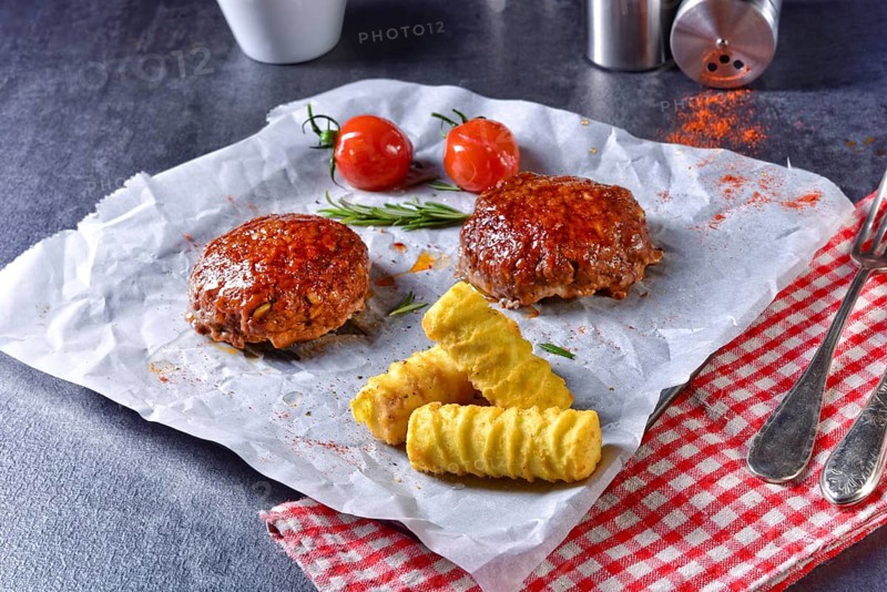 Vegetable French fries with herb quark and tomatoes