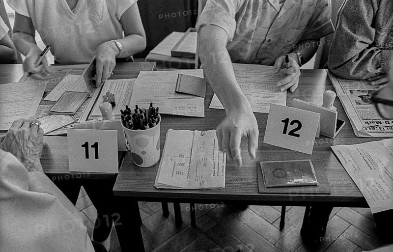 GDR, Berlin, 15 June 1990, Applying for monetary union, Sparkasse am Alexanderplatz
