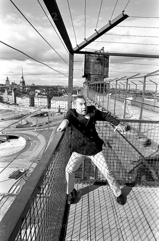 Mel Brooks. American filmdirector and actor born 1926. Pictured 1974 when visiting Sweden and the Katarina elevator, a passenger elevator in Stockholm at the Slussen area. He is pictured when on the highest level of the platform and jokes as if he is afraid of heights. Kristoffersson ref 10-24