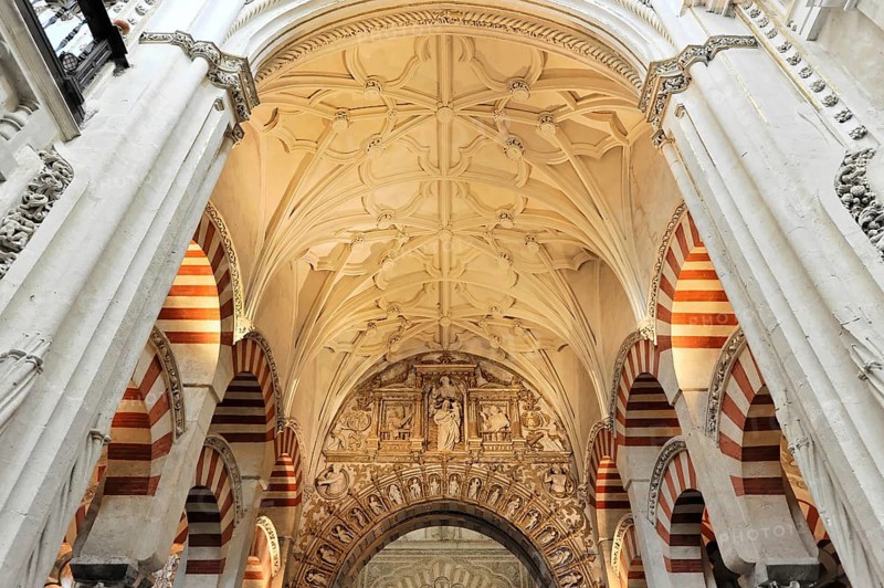 La Mezquita, Mosque, Cathedral of Cordoba, Cordoba, Andalusia, Spain, Europe, Imposing Gothic structure with Moorish arches, characterised by red and white stripes and an ornately decorated ceiling