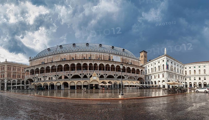 The Palazzo della Rajone, the courtroom of the city court of Padua in the era of medieval urban communities, remains one of the largest halls in Europe with a roof not supported by columns