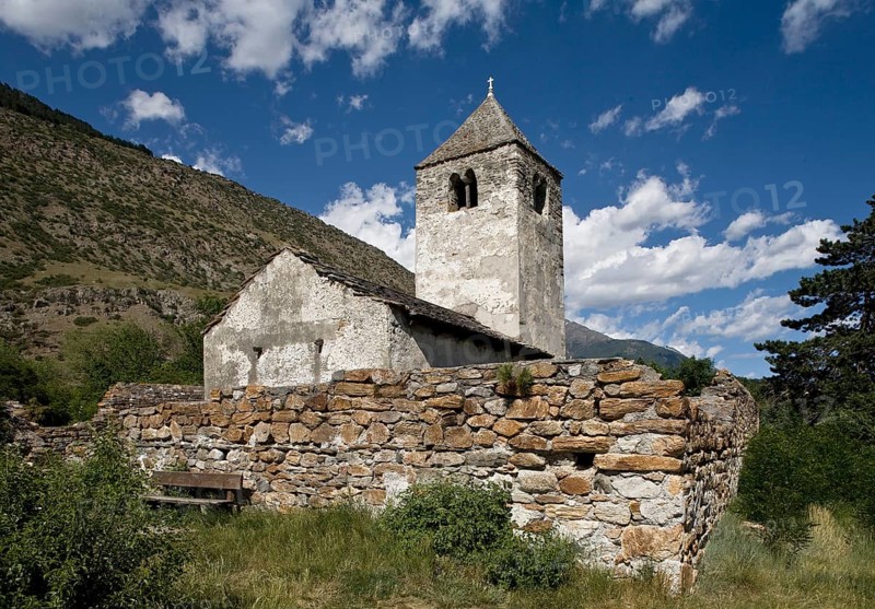 Italy S-Tyrol Laas St Sisinius behind the cemetery wall v SW, St, Sankt, Saint