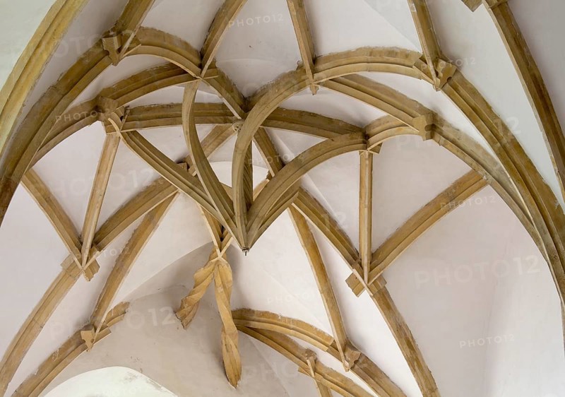 Vault with hanging keystone in the south aisle, St., Sankt, Saint