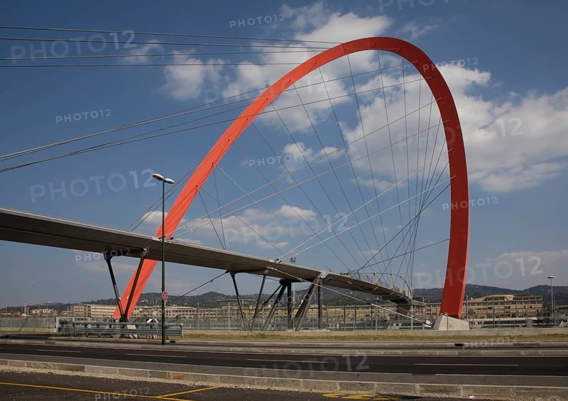 Turin, pedestrian bridge from the Olympic Village to Lingotto