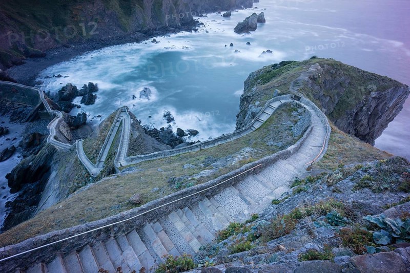 Gaztelugatxe, Sancti Johannis de Castiello (San Juan del Castillo), siglo XI, Vizcaya, Euzkadi, Spain
