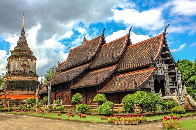 The spectacular Buddhist temple, Wat Lok Molee, in the old city of Chiang Mai, Northern Thailand, Asia