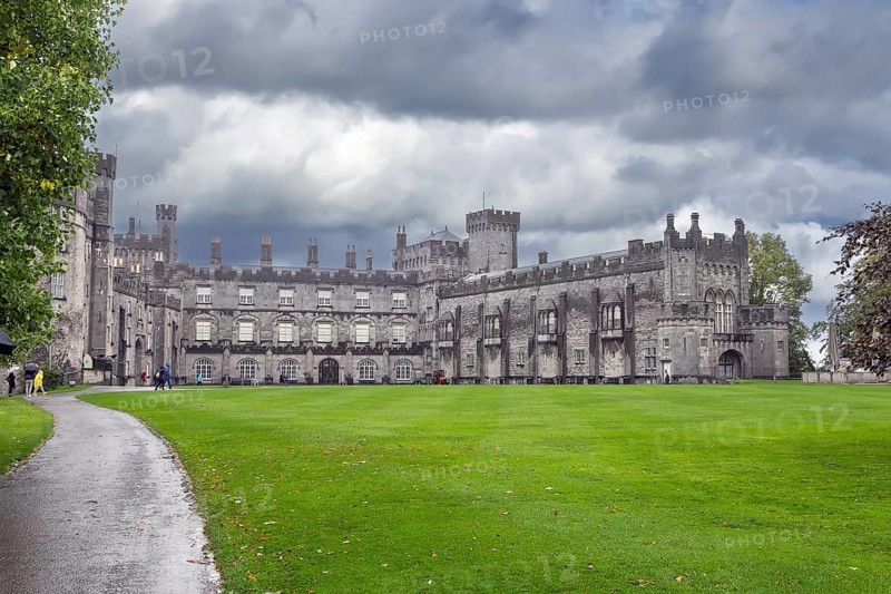 Kilkenny Castle is a castle in Kilkenny, Ireland built in 1195. View from courtyard
