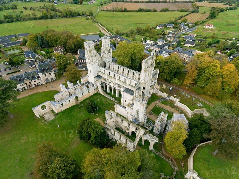 Abbey ruins, Jumieges, Seine-Maritime, Normandy, France