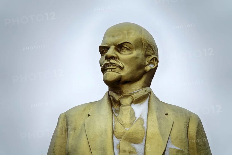 Bronze monument of Lenin. Monuments of the Soviet era