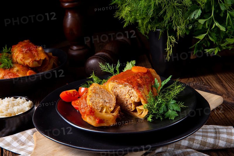 Roast cabbage rolls with rice and minced meat according to grandma's recipe