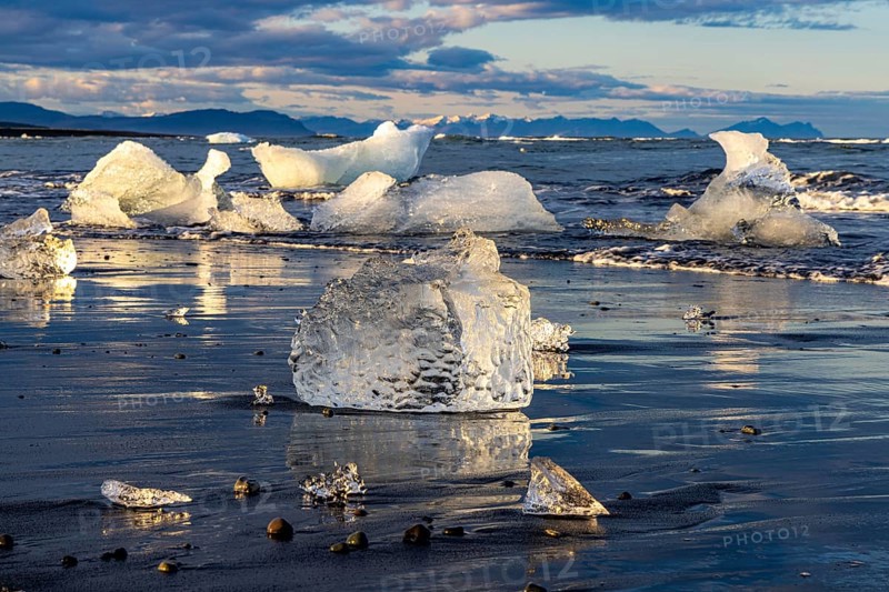 Evening at Diamond beach, Jökulsarln, south coast, Iceland