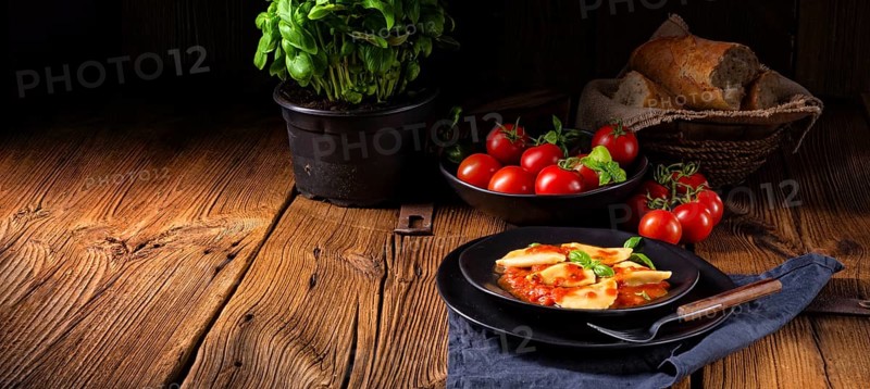 Rustic Delicious Pasta - Ravioli in tomato sauce with basil
