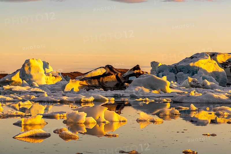 Evening at Jökulsarlon, south coast, Iceland