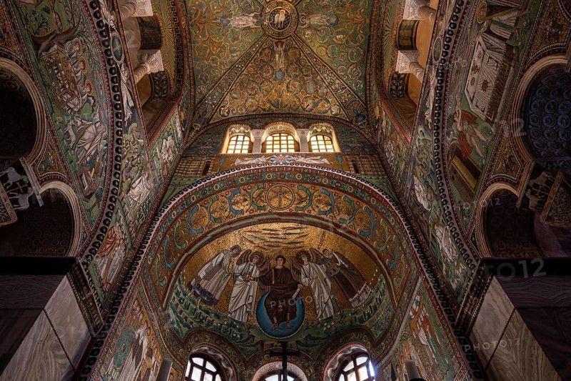 Ravenna, Basilica di San Vitale, view into the calotte of the choir apse, mosaic