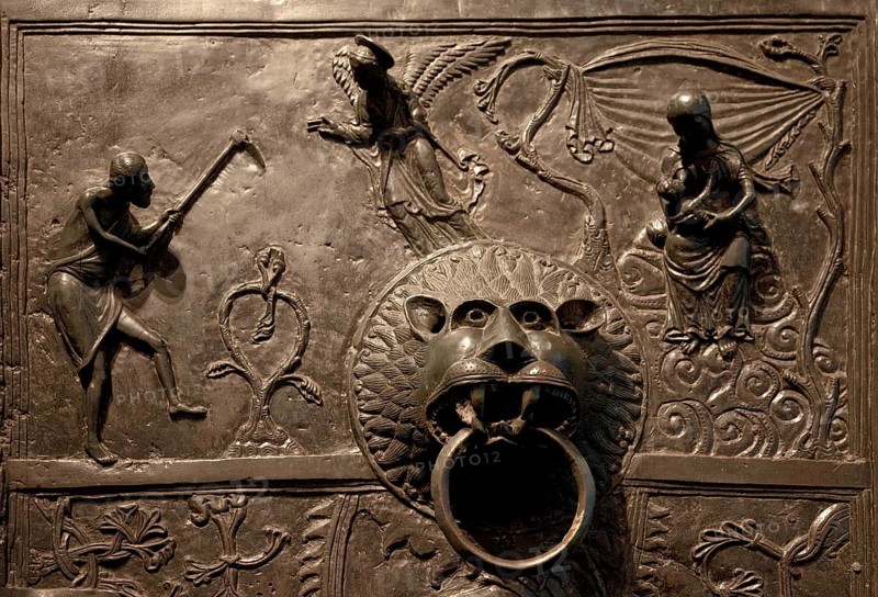 Bernward's door, left wing LIFE OF THE STAMMELTERS and lion as door puller, framed field c. 50x100cm, St., Saint