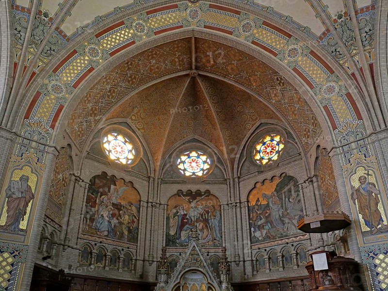 View of the altar, windows and dome in the Altenburg Brethren Church. Altenburg, Thuringia, Germany