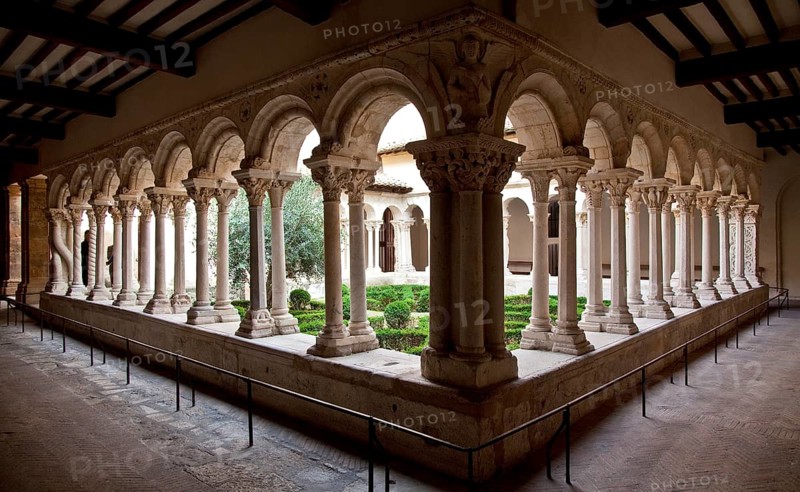 Aix en Provence, cloister of the cathedral. Romanesque cloister partial view with double columns, St., Saint, Saint