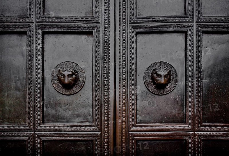 Aachen Cathedral Carolingian bronze door late 8th century Height 3.95 m Main entrance from the west Cut-out with riveted lion heads, St., Sankt, Saint