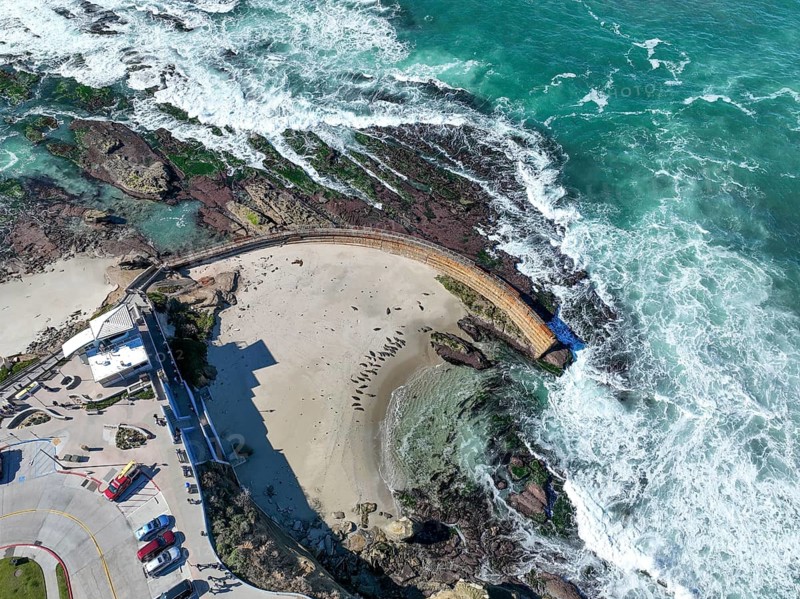 Aerial view of La Jolla cliffs and coastline, San Diego, California, USA