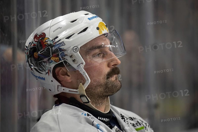 Cologne, LanxessArena, North Rhine-Westphalia, Colton Jobke (Iserlohn Roosters, #77), PENNY DEL, Kölner Haie- Iserlohn Roosters on 19/01/2025 at the LanxessArena in Cologne Germany