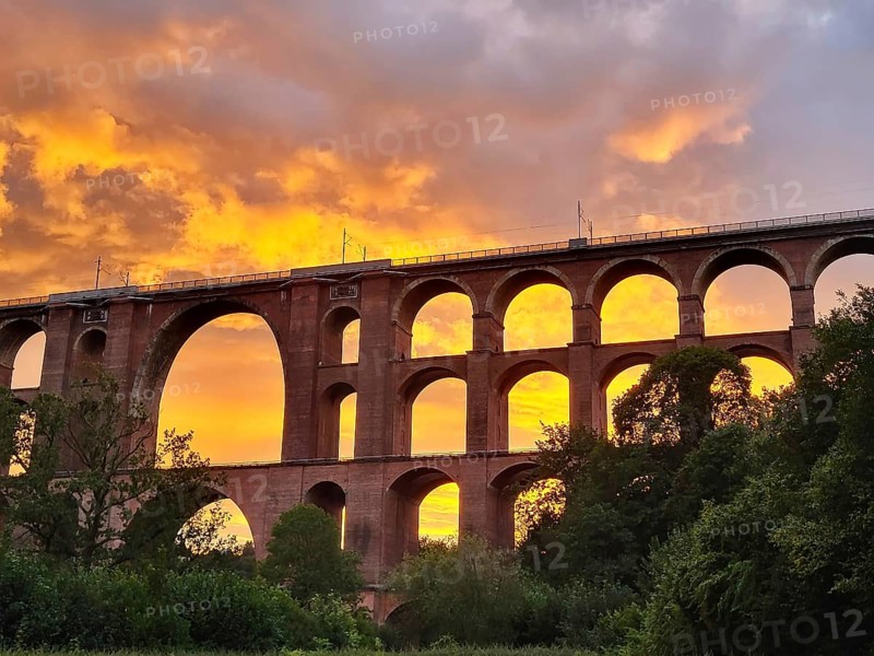 The Göltzsch Valley Bridge, an impressive brick viaduct that spans majestically over the Göltzsch valley. The bridge consists of several arches and is the largest brick bridge in the world. Mylau, Reichenbach, Netzschkau, Saxony, Germany