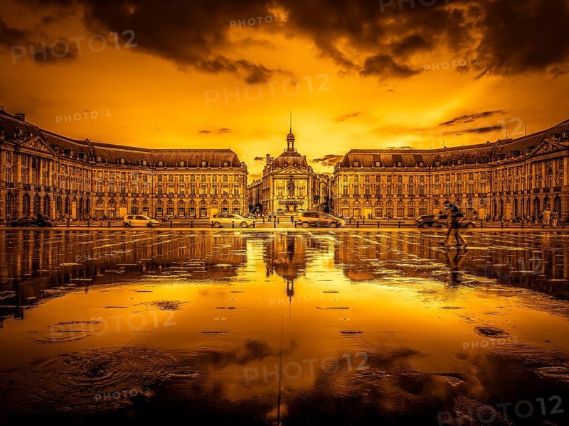 Miroir d'Eau at Place de la Bourse in Bordeaux