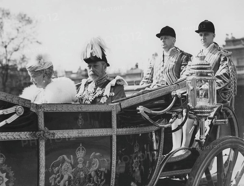 George V. King of the United Kingdom and the British Dominions and Emperor of India, born 3 june 1865 dead 20 january 1936. Pictured with his wife Mary of Teck, 1867-1953. They were married in 1893. Pictured in an open carriage on their way from Buckingham palace to St:Pauls cathedral on may 6 1935 in connection with the celebrations of the Silver Jubilee of his reign