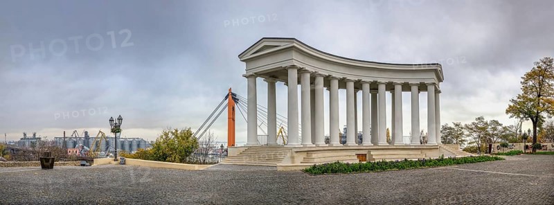 Odessa, Ukraine 07.11.2019. Vorontsov Palace Colonnade in Odessa, Ukraine, on a gloomy autumn day, Odessa, Ukraine