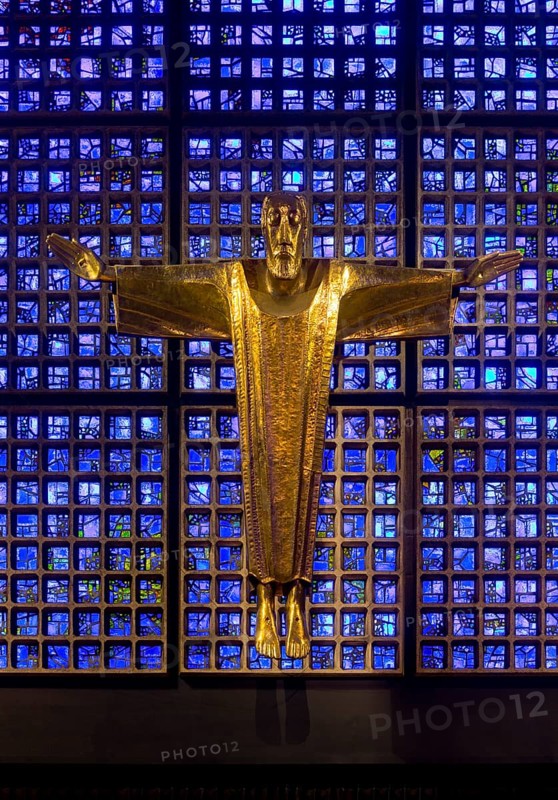 Memorial church, crucifix by Karl Hemmeter in the new church, St., Sankt, Saint