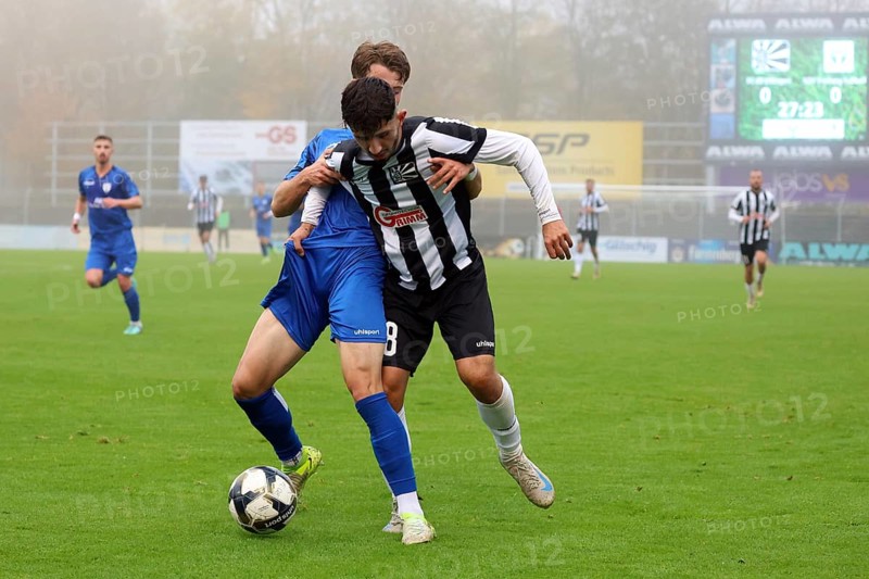Clip and hold: Samet Yilmaz (FC 08 Villingen) in a duel with Tarnat Niklas (Freiberg) during the 1st FBL match: 24-25: 1st FBL: 24-25: 5th Sptg. SC Freiburg - FC St. Pauli DFL REGULATIONS PROHIBIT ANY USE OF PHOTOGRAPHS AS IMAGE SEQUENCES AND/OR QUASI-VIDEONan Photo: Joachim Hahne/johapress, Freiburg, Germany / Germany