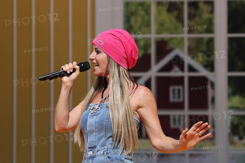 Misha Kovar (singer / musician) in the ARD TV programme Immer wieder sonntags, Rust, Germany / Germany
