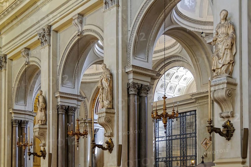 Statues of Saints in the aisle of the Cathedral (Duomo) of Palermo dedicated to the Assumption of the Virgin Mary, Palermo, Sicily, Italy