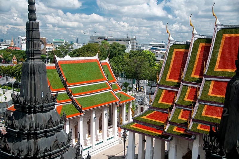 Wat Ratchanaddaram was built on the orders of King Nangklao (Rama III) for Mom Chao Ying Sommanus Wattanavadi in 1846. The temple is best known for the Loha Prasada (Loha Prasat), a multi-tiered structure 36 m high and having 37 metal spires. It is only the third Loha Prasada (Brazen Palace or Iron Monastery) to be built and is modelled after the earlier ones in India and Anuradhapura, Sri Lanka