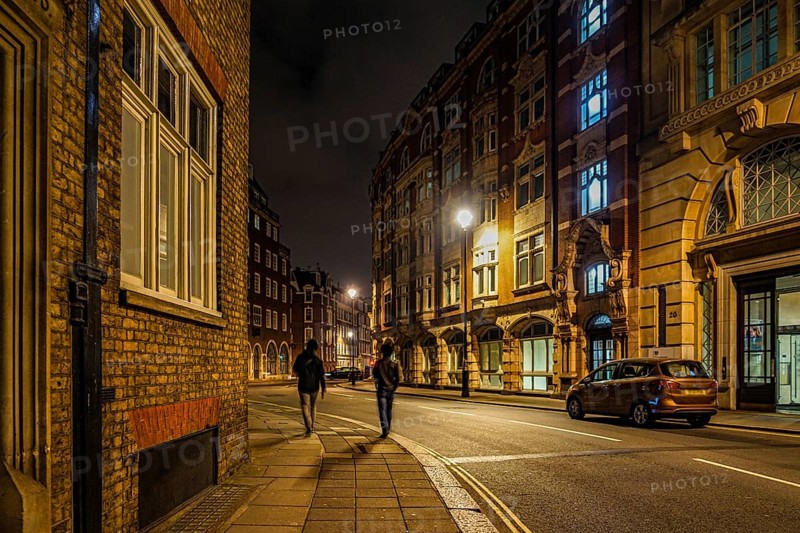 Night view of the residential area of ??London, England. Shooting Location: United Kingdom, London