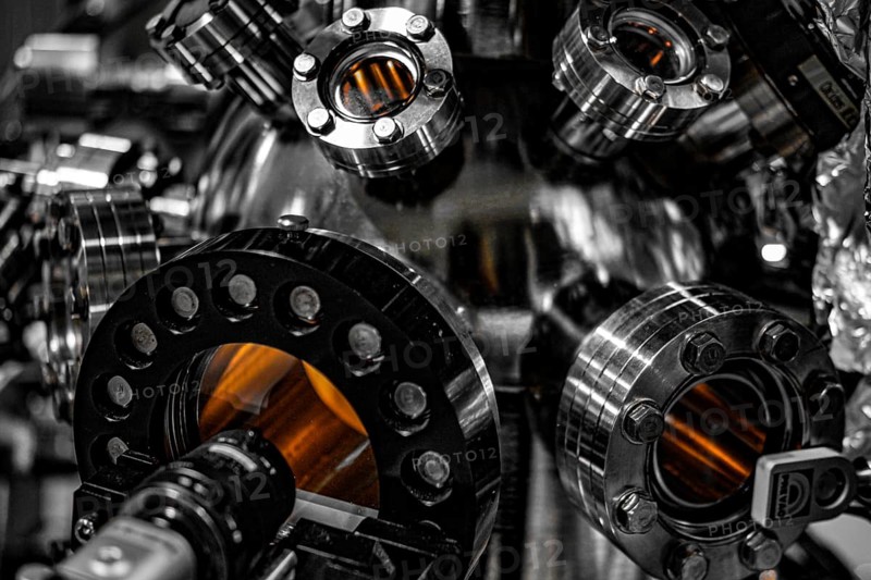 Image of vacuum equipment and laboratory equipment. Shooting Location: Tskuba-city, Ibaraki-pref