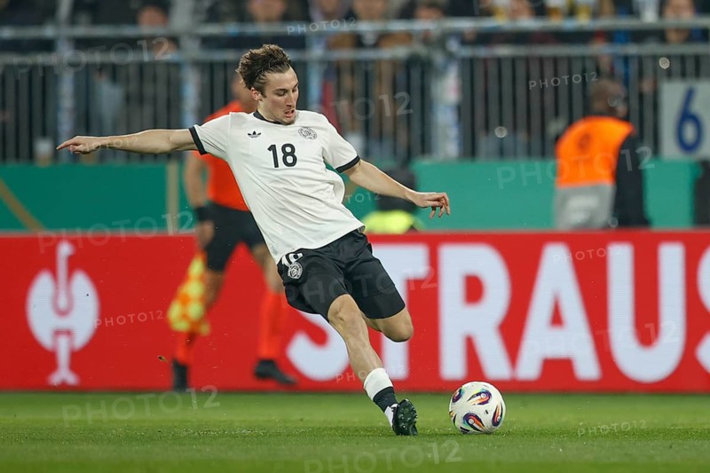 Football, U21, Friendly match, 2024/2025, Germany U21 vs. Spain U21, 25.03.2025, Merck-Stadion am Böllenfalltor, Darmstadt, Germany, Rocco REITZ (Germany U21, 18) on the ball