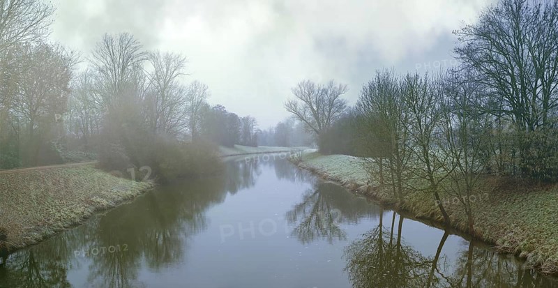 Fog and mist at dusk along the River Nidda in Frankfurt, Frankfurt am Main, Germany