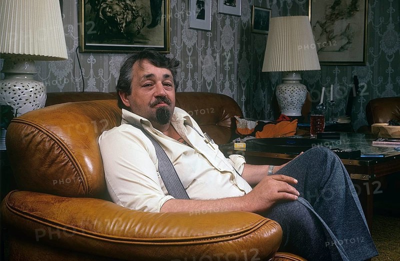 Cornelis Vreeswijk. Dutch-born Swedish singer songwriter, poet and actor. Born 8 august 1937 - 12 november 1987. Cornelis Vreeswijk is considered one of the most influential and successful troubadours in Sweden. 1981