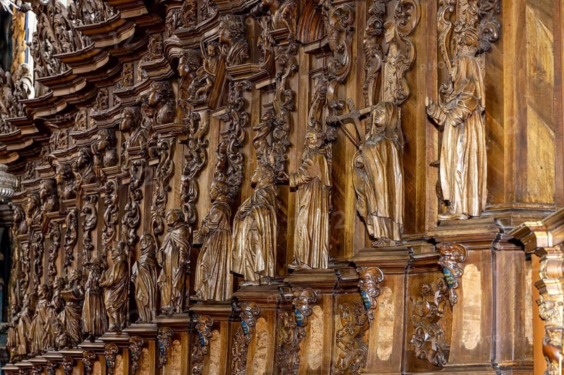 Carved walnut figures and choir stalls, Catholic parish church of St Magnus, Schussenried Monastery, Bad Schussenried, Swabia, Baden-Württemberg, Germany
